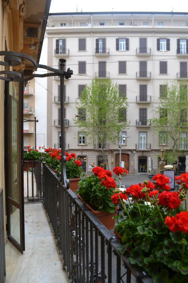 Villa Il Balcone Sulla Piazza Neapel Exterior foto